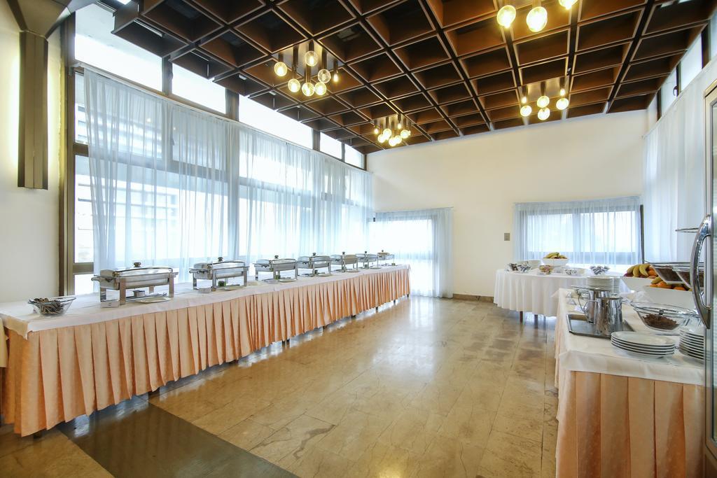 Hotel Zagreb Спліт Екстер'єр фото