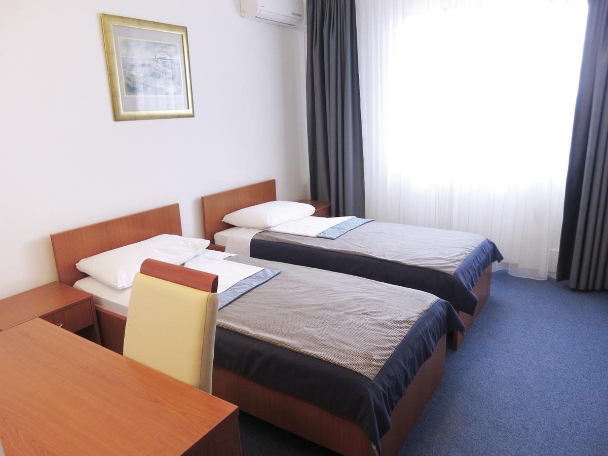 Hotel Zagreb Спліт Екстер'єр фото
