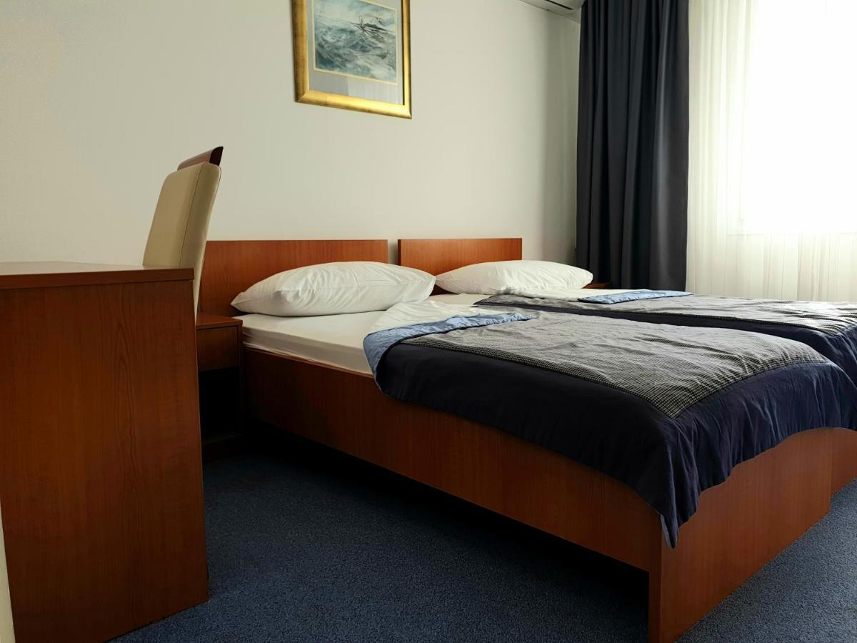 Hotel Zagreb Спліт Екстер'єр фото
